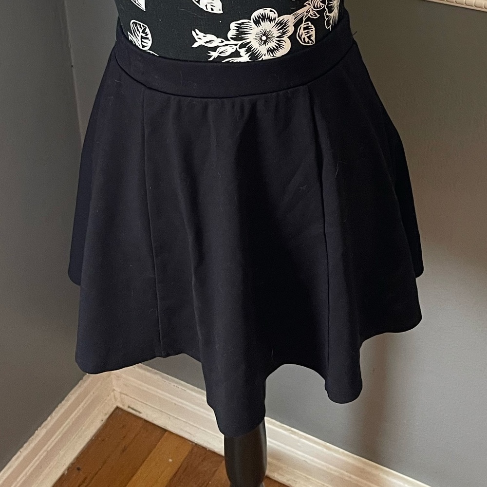 Black Simple Skirt